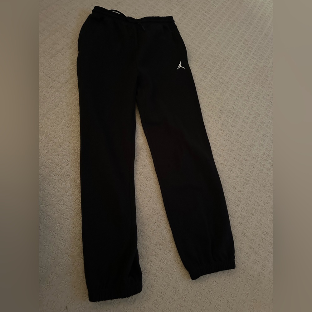 LIKE NEW Boys Jordan’s Sweats size XL